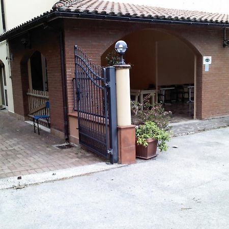 Albergo Magrini Della Genga Дженга Экстерьер фото