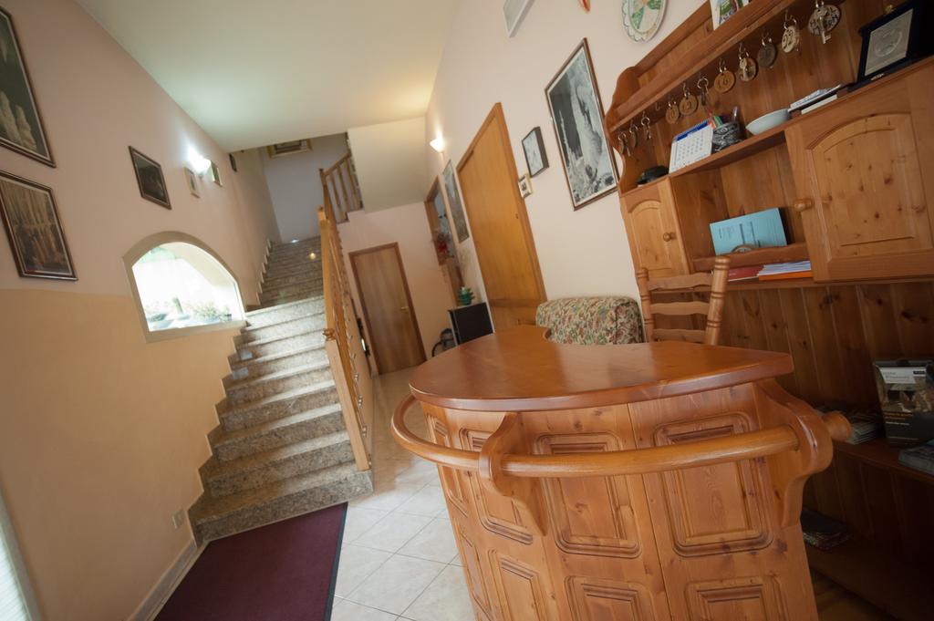 Albergo Magrini Della Genga Дженга Экстерьер фото