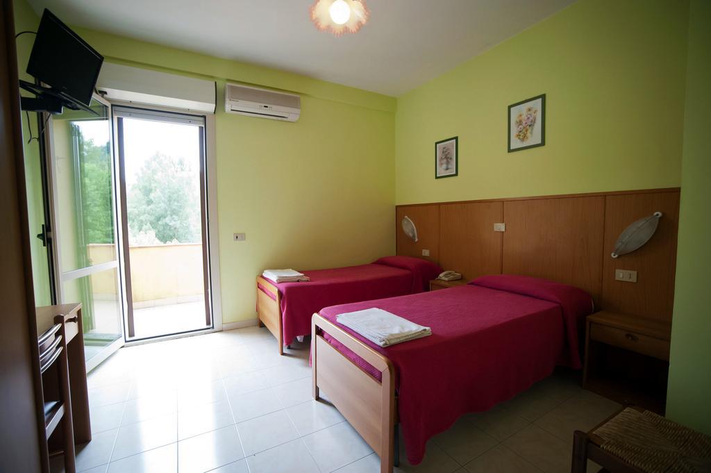 Albergo Magrini Della Genga Дженга Номер фото