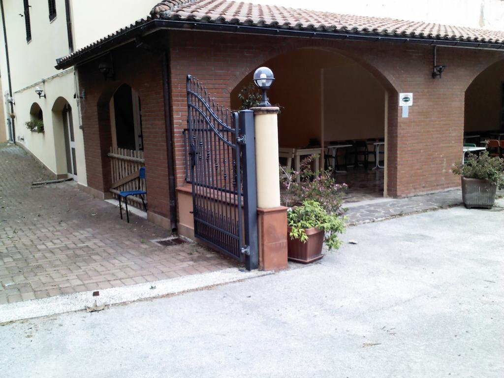 Albergo Magrini Della Genga Дженга Экстерьер фото